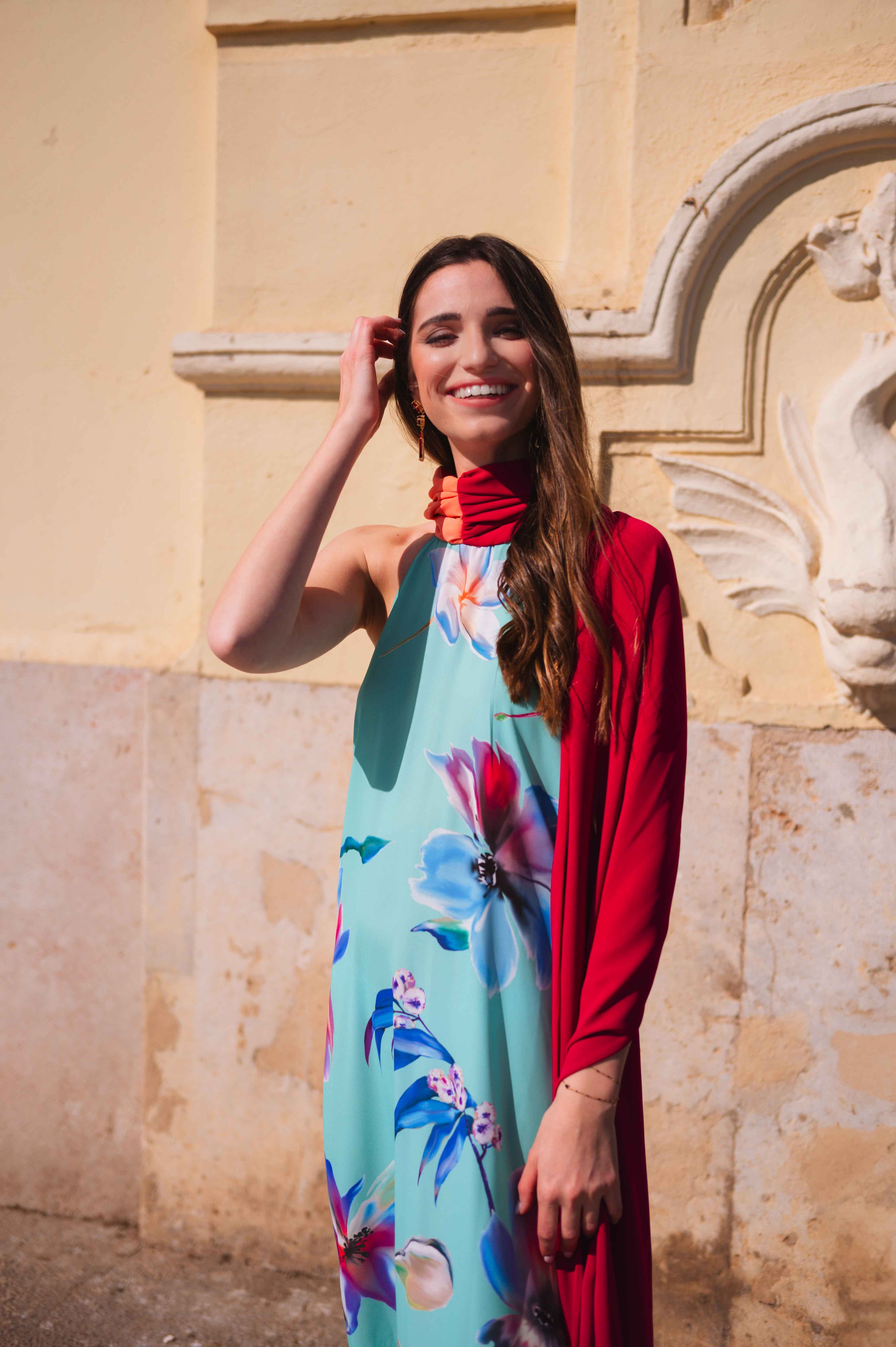 vestido de flores, con caida y personalidad