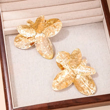 Cargar imagen en el visor de la galería, Pendiente flor

