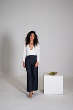 Cargar imagen en el visor de la galería, Blusa Tulipa blanco
